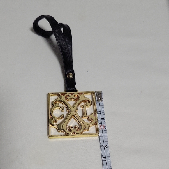 Gold Designer Keychain - Picture 3 of 4